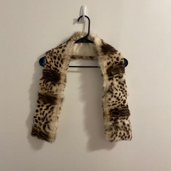 Brown Animal print scarf - Picture 2 of 5